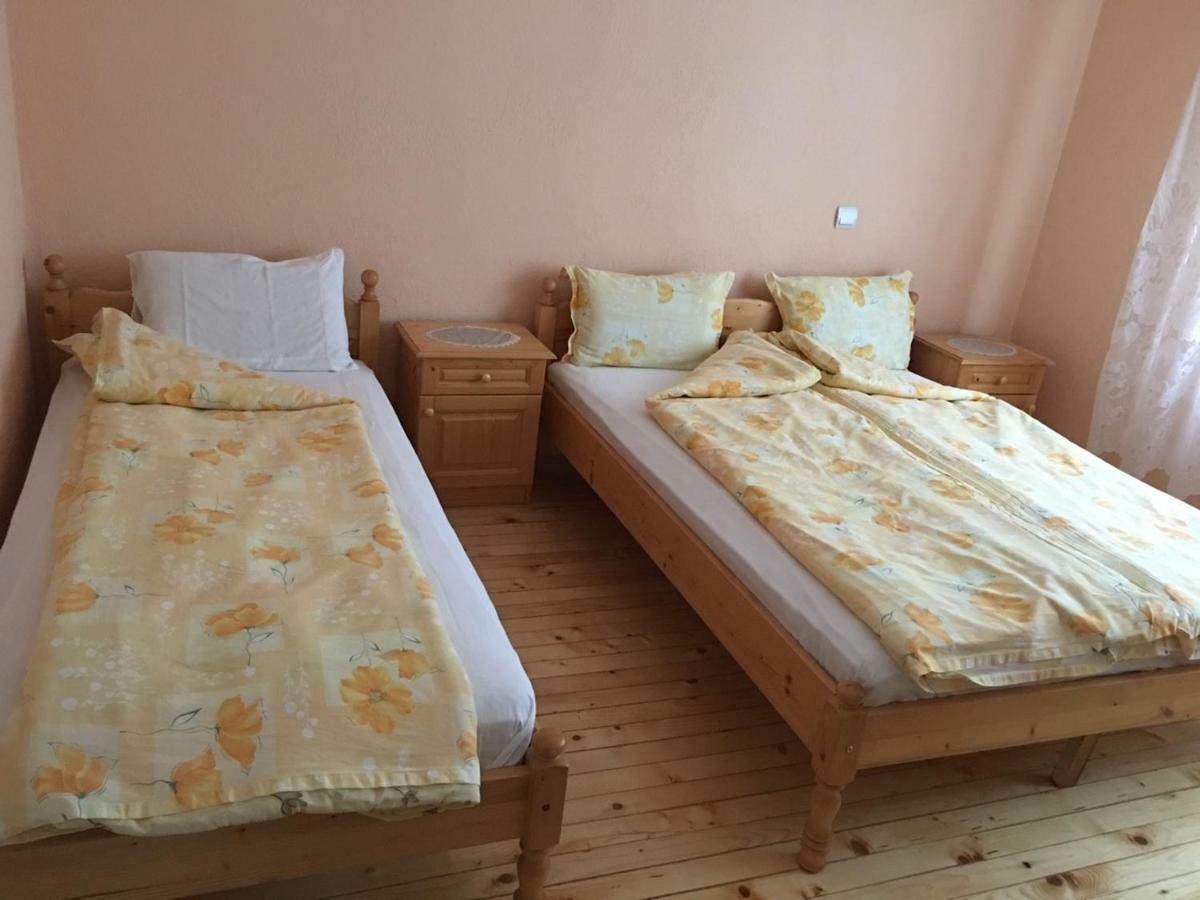 Velkovski Guest House خيساريا المظهر الخارجي الصورة