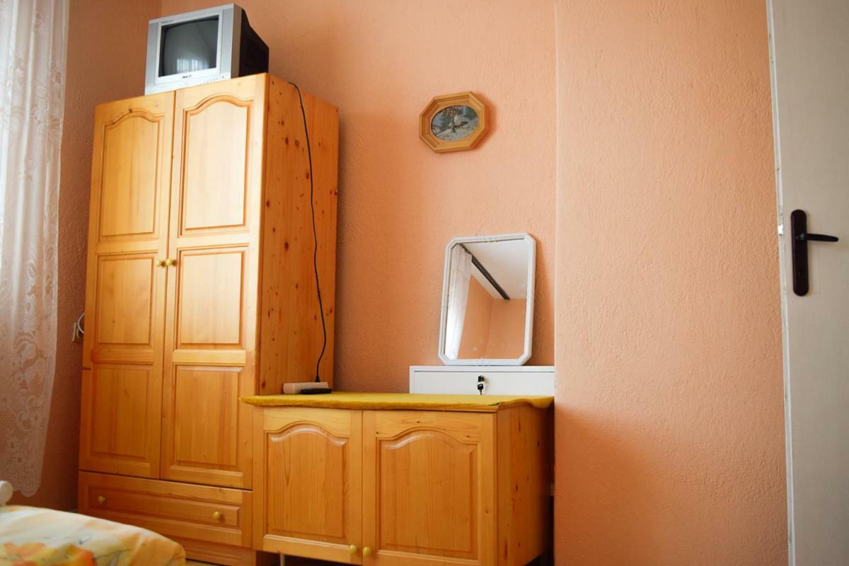 Velkovski Guest House خيساريا المظهر الخارجي الصورة