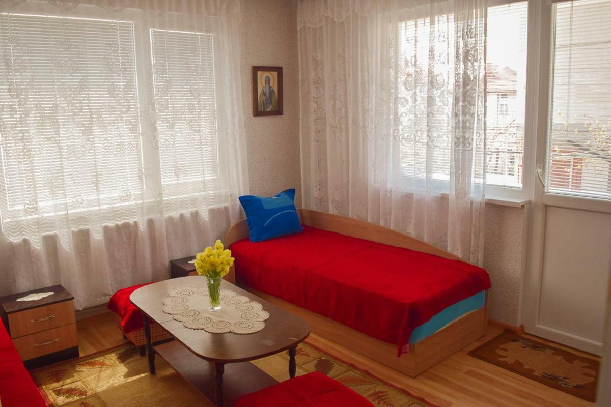 Velkovski Guest House خيساريا المظهر الخارجي الصورة