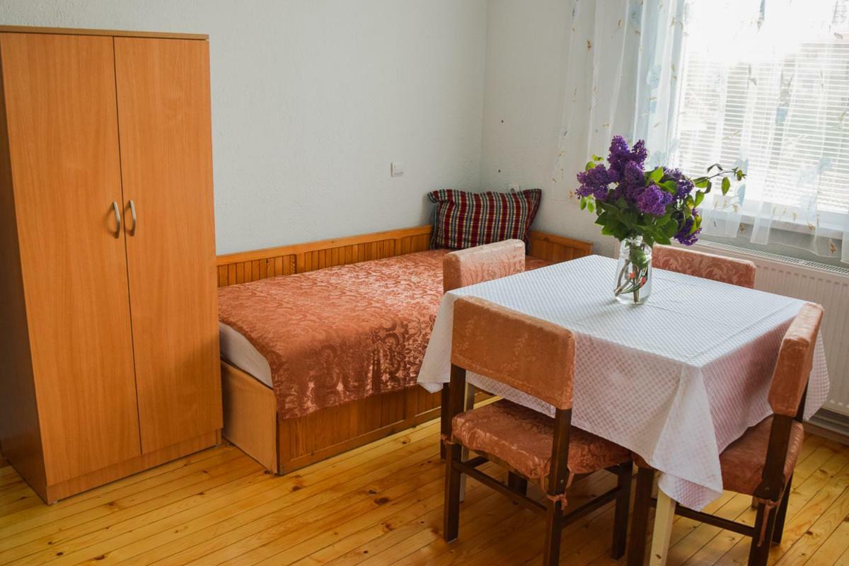Velkovski Guest House خيساريا المظهر الخارجي الصورة